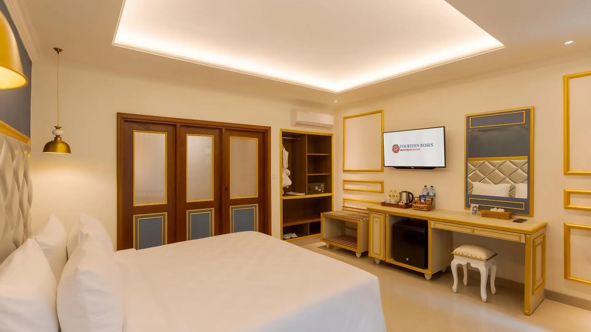 Fourteen Roses Boutique Hotel, Kuta Легиан Отель