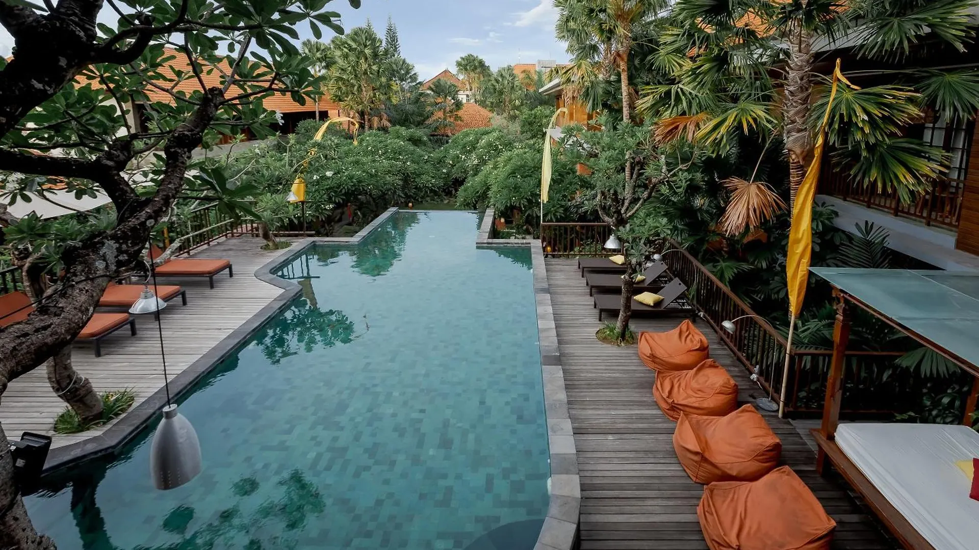 Fourteen Roses Boutique Hotel, Kuta Легиан 4*,  Индонезия