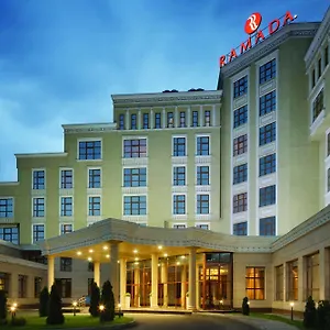 Ramada By Wyndham Отель Алматы