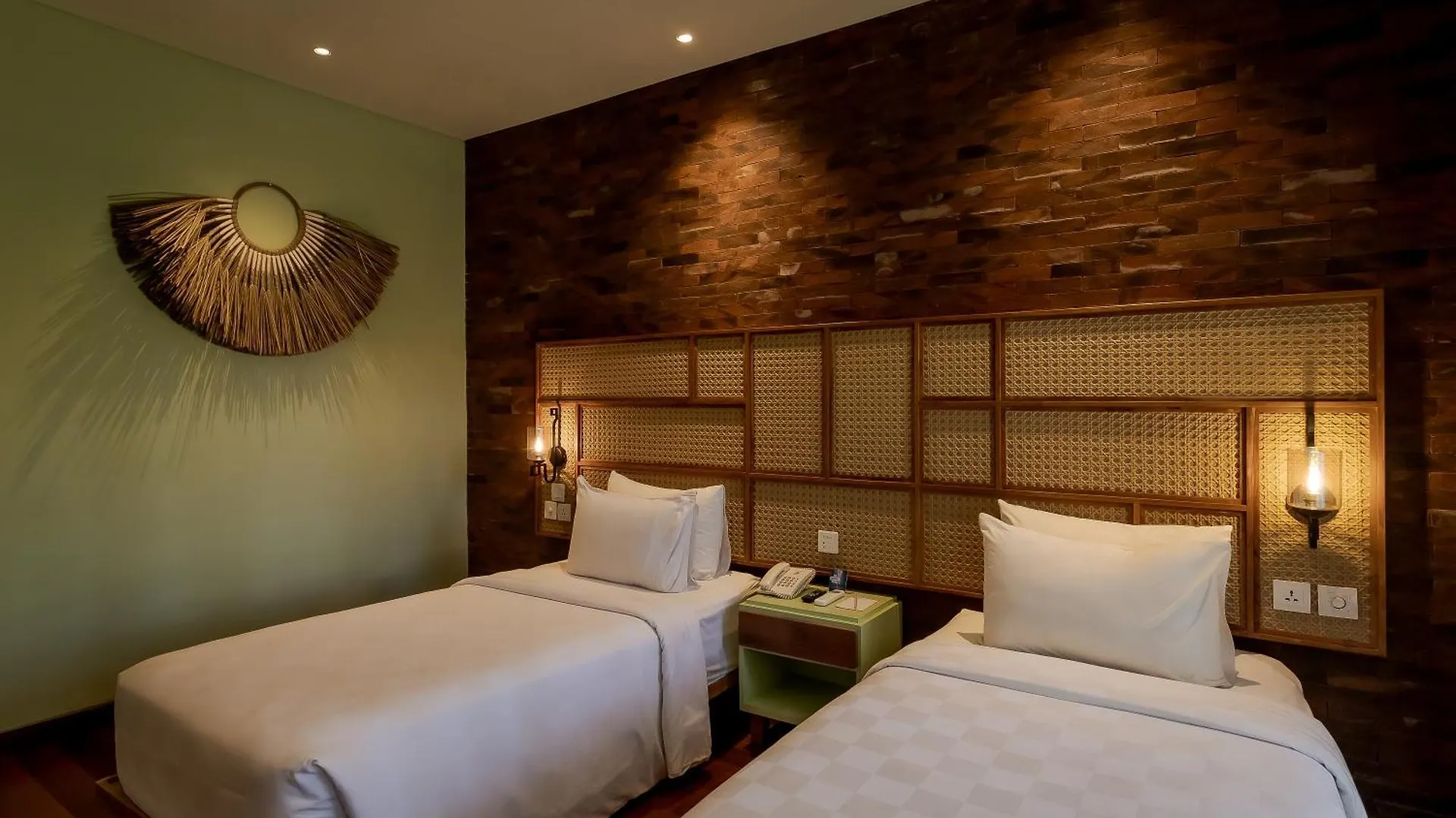 Fourteen Roses Boutique Hotel, Kuta Legian  Indonesia